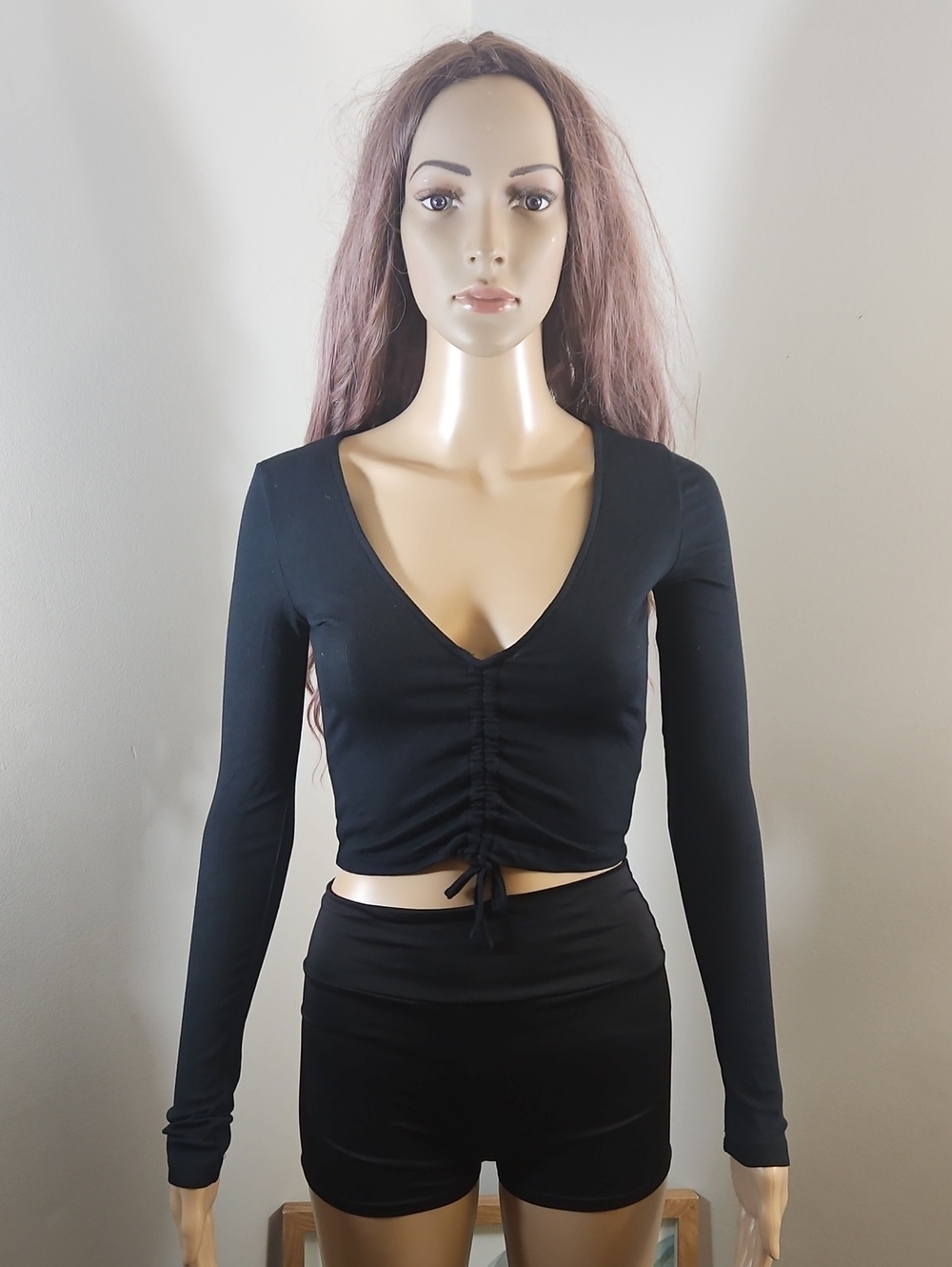Aritzia Sunday Best Black Long-Sleeve Ruched V-Neck Crop Top